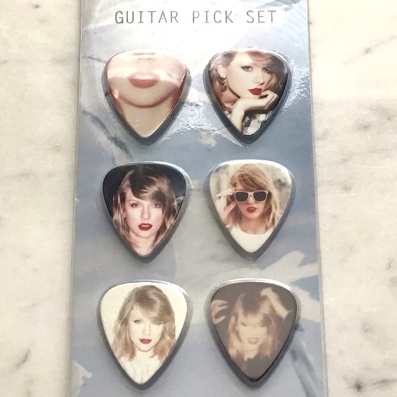 Taylor Swift 1989 NEW Set Of Six Guitar Picks RARE - Picture 2 of 5